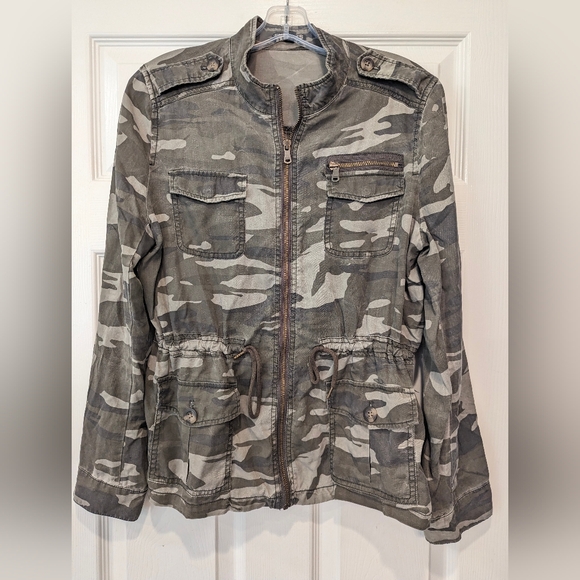 Express Women's Light Weight Camo Zip Front Utility Army military army green M - Picture 1 of 12
